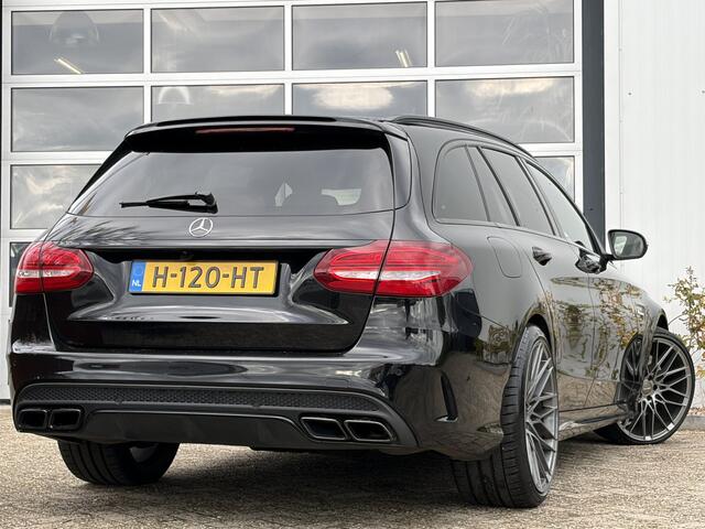 Mercedes-Benz C-KLASSE Estate AMG 63 510pk | Milltek Exhaust | Burmester Audio | Elektrisch glazen panorama-dak | Head-up display | Navigatiesysteem full map | Voorstoelen verwarmd | Prachtig Exemplaar!