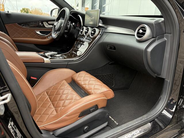 Mercedes-Benz C-KLASSE Estate AMG 63 510pk | Milltek Exhaust | Burmester Audio | Elektrisch glazen panorama-dak | Head-up display | Navigatiesysteem full map | Voorstoelen verwarmd | Prachtig Exemplaar!