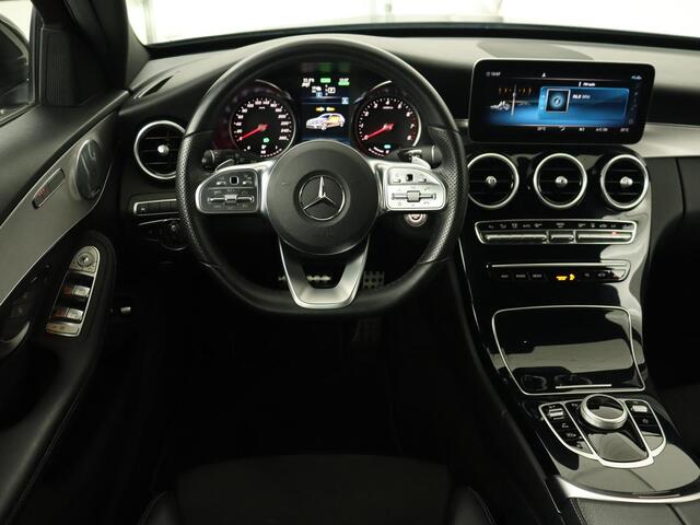 Mercedes-Benz C-KLASSE 300 e | Achteruitrijcamera | Airco | Navigatie | LED koplampen | Carplay | Stoelverwarming | Cruise Control Adaptief | Burmester Surround | LMV 18