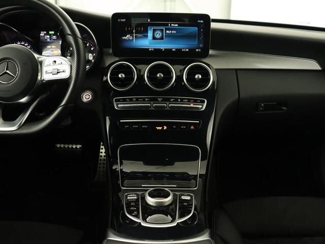 Mercedes-Benz C-KLASSE 300 e | Achteruitrijcamera | Airco | Navigatie | LED koplampen | Carplay | Stoelverwarming | Cruise Control Adaptief | Burmester Surround | LMV 18
