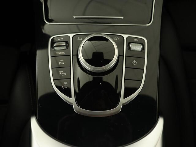 Mercedes-Benz C-KLASSE 300 e | Achteruitrijcamera | Airco | Navigatie | LED koplampen | Carplay | Stoelverwarming | Cruise Control Adaptief | Burmester Surround | LMV 18