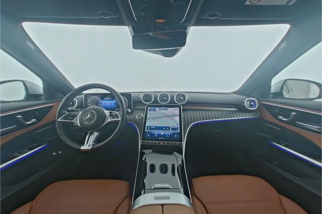 Mercedes-Benz C-KLASSE Estate 300 e AMG Plug-In Hybride Panorama Schuif-Kanteldak | Trekhaak | Digital Light | 360° camera | Easy Pack Achterklep | Apple CarPlay. Inclusief 24 maanden MB Certified garantie voor Europa.