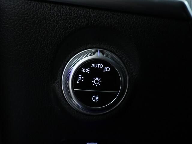 Mercedes-Benz C-KLASSE 300 e AMG Nightpakket | Panorama Dak | Memory | Dode Hoek Ass | 360 gr Camera | Stuur- en Stoelverwarming | Sfeerverlichting | Inclusief 24 maanden MB Certified garantie voor Europa.