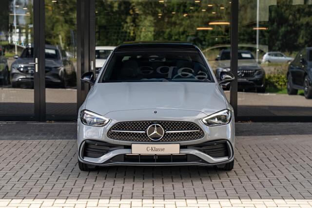 Mercedes-Benz C-KLASSE 300e Business Solution AMG | Night | Panoramaschuifdak | 360°-camera | DIGITAL LIGHT | Sfeerverlichting | 19" multispaaks AMG velgen |