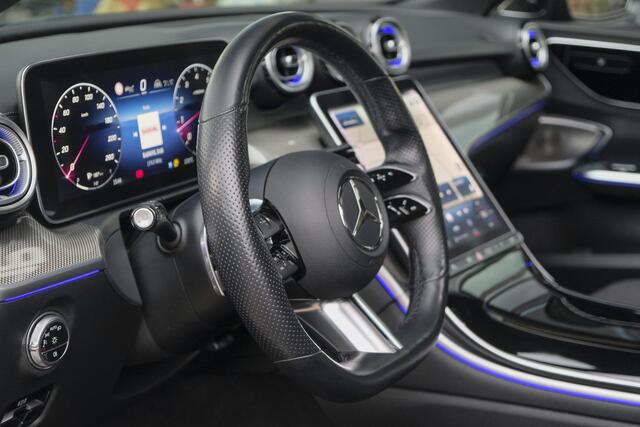 Mercedes-Benz C-KLASSE C300 AMG 258pk Panoramadak Burmester 3d Digital light Distronic+ Stuurassistent 360 camera 19" LMV