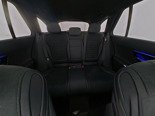 Mercedes-Benz C-KLASSE Estate 300 e AMG Plug-In Hybride AMG Line | Trekhaak | Panorama Schuif-Kanteldak | Digital Licht | Rijassistentiepakket Plus incl. PRE-SAFE Inclusief 24 maanden MB Certified garantie voor Europa.