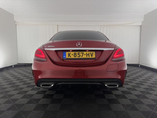 Mercedes-Benz C-KLASSE 300 e Business Solution AMG Limited (INCL.BTW) *FULL-LEATHER | FULL-LED | BURMESTER | AMBIENT-LIGHT | BLIND-SPOT | HEATED-SPORTSEATS | DIGI-COCKPIT | NAVI-FULLMAP | CAMERA | DAB+ | 18''ALU*