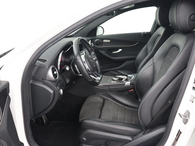 Mercedes-Benz C-KLASSE 300e AMG Night | Stoelverwarming | Carplay | Leder/Alcantara | Camera | Navigatie | Park Assist | Full LED | PHEV | Plug In