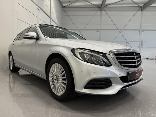 Mercedes-Benz C-KLASSE Estate 180 Exclusive 30.721km/PANO/LED/CAMERA/AMBIENT/SPORTSTOELEN H.LEER/DODE-HOEK/17"/PARKTRONIC/PRIVACY/IRIDIUMSILBER/UNIEKE AUTO/1E EIGENAAR