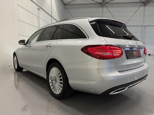 Mercedes-Benz C-KLASSE Estate 180 Exclusive 30.721km/PANO/LED/CAMERA/AMBIENT/SPORTSTOELEN H.LEER/DODE-HOEK/17"/PARKTRONIC/PRIVACY/IRIDIUMSILBER/UNIEKE AUTO/1E EIGENAAR