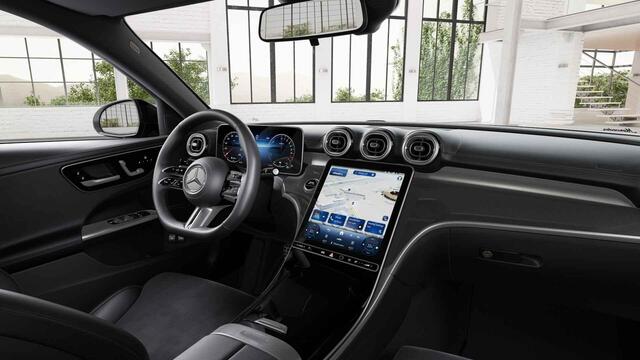 Mercedes-Benz C-KLASSE 300e Business Solution AMG | Panoramaschuifdak | Trekhaak | DIGITAL LIGHT | Nightpakket | dodehoekassistent | 360° camera |