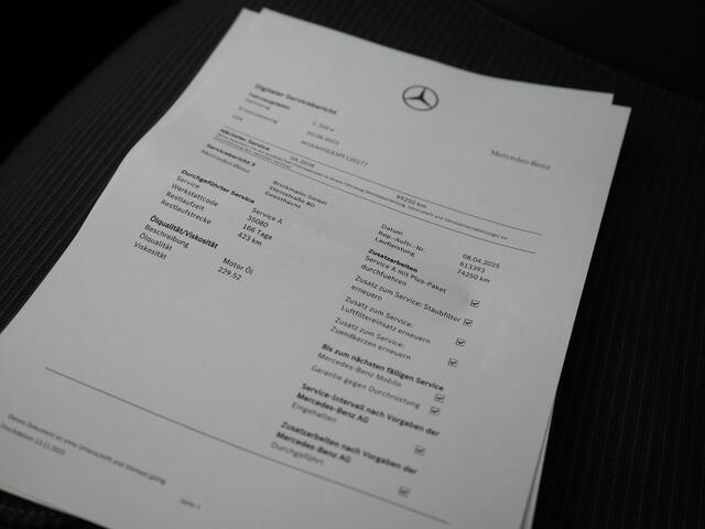 Mercedes-Benz C-KLASSE Estate 300 e Avantgarde Plug In Hybrid 313pk Dealer O.H. PHEV | Trekhaak Af Fabriek | Camera | Night Pakket | Sportstoelen Verwarmd | Apple Carplay | Sfeerverlichting | Navigatie | Virtual | DAB |