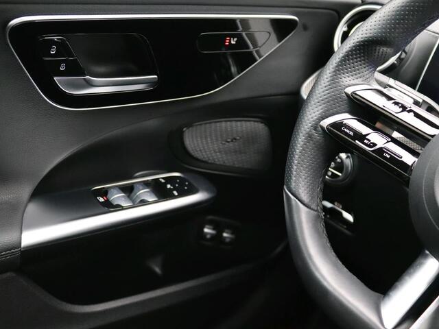 Mercedes-Benz C-KLASSE 300 e AMG Plug-In Hybride AMG Line | Night Pakket | Schuif-Kanteldak | Alarm | Sfeerverlichting | Dodehoek Assist. Inclusief 24 maanden Mercedes-Benz Certified garantie voor Europa.