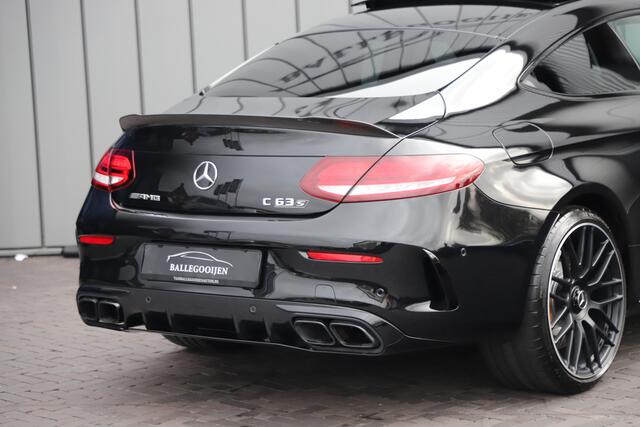 Mercedes-Benz C-KLASSE Coupé AMG 63 S | 510PK | Keramische-remmen | Head-up | Carbon | Schaalstoelen | Keyless-go | Sfeerverlichting | Multibeam | 2021.
