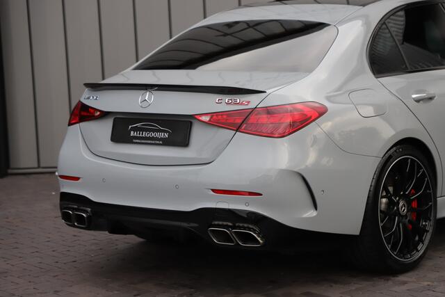 Mercedes-Benz C-KLASSE AMG 63 S E Performance | 680PK | Achterasbesturing | Head-up | Pano | Sfeerverlichting | Schaalstoelen | Keyless-go | Burmester | 2024.