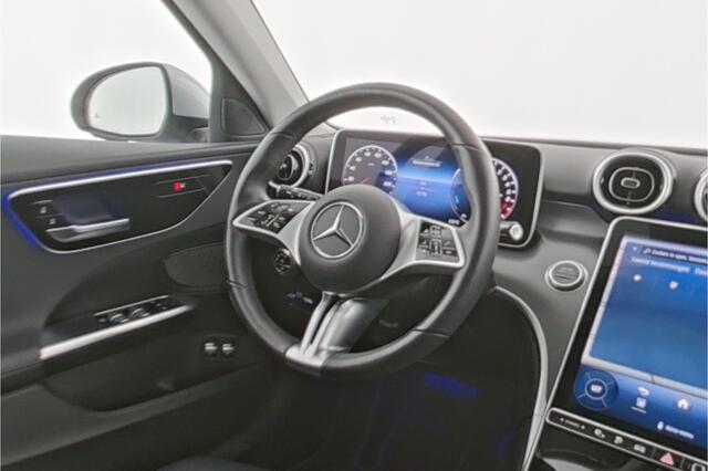 Mercedes-Benz C-KLASSE Estate 300 e Plug-In Hybride | Trekhaak | Ledkoplampen | Sfeerverlichting | Stoelverwarming |Distronic | Rijassistentiepakket Plus | Easy-Pack Achterklep. Inclusief 24 maanden MB Certified garantie voor Europa.