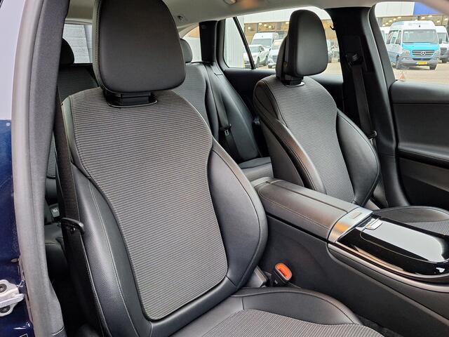 Mercedes-Benz C-KLASSE Estate 200 Launch Edition Luxury Line | Trekhaak | Rijassistentiepakket | Achteruitrijcamera | Sfeerverlichting | Stoelverwarming | Dodehoekassistentie | Elektrische achterklep