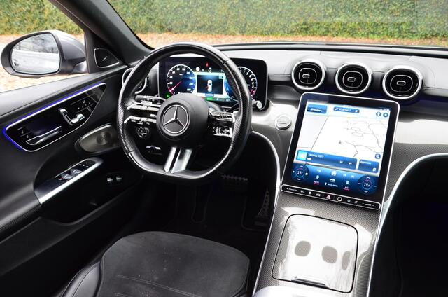 Mercedes-Benz C-KLASSE Estate 300 e AMG Line Automaat/Navi/Pdc/Ecc/Burmester 3D Surround Sound systeem/Rondomzicht camera/Stoelverwarming/Elektrisch verstelbare stoelen/Privacy-Glass/18-Inch Lmv