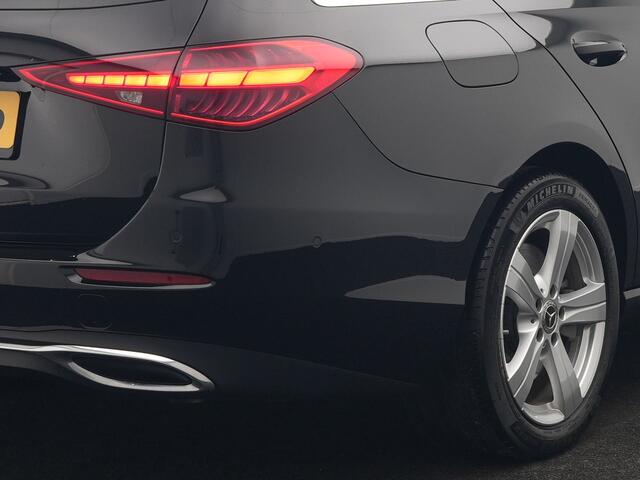 Mercedes-Benz C-KLASSE Estate 300 e Avantgarde Plug In Hybrid 313pk Dealer O.H. PHEV | Panodak | 360 Camera | Lederen Sportstoelen & Stuur Verwarmd | Sfeerverlichting | Apple Carplay | Blis | Navigatie | Cruise Control | Virtual | DAB |