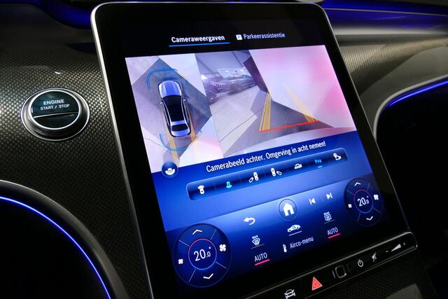 Mercedes-Benz C-KLASSE 300 e AMG Line / C63s AMG Diffuser / Panamericana Grille / Panoramadak / Elektr. verstelbare voorstoelen + memory / Digital Light (Laser) / Stoelverwarming / Ambienteverlichting Plus / Apple Carplay - Android Auto / Rondomzichtcamera / HUD / 20'' LMV / Ac