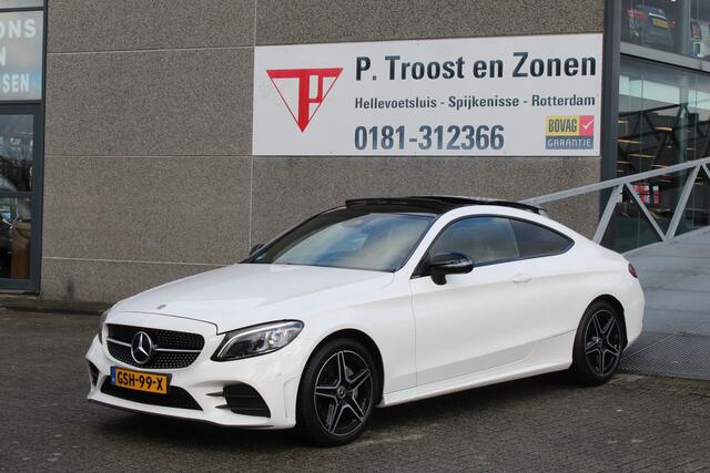 Mercedes-Benz C-KLASSE Coupé 200 AMG Line Night Edition NIEUW MODEL Automaat Panoramadak/Sfeerverlichting/Apple Carplay/Achteruitrijcamera/Stoelverwarming/Led koplampen/Cruise control