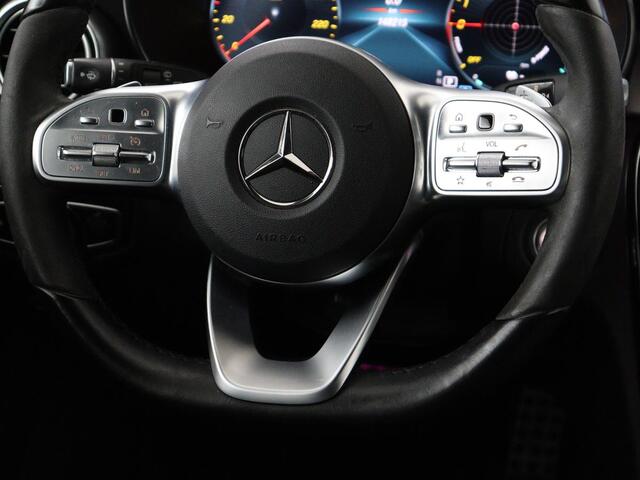 Mercedes-Benz C-KLASSE 300e AMG Limited | Panoramadak | 360 Camera | Stoelverwarming | Trekhaak | Carplay | Leder/Alcantara | Sfeerverlichting | Navigatie | Cruise control | Park Assist |