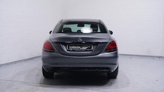 Mercedes-Benz C-KLASSE 180 Avantgarde Leder/stof Sportstoelen 19 Inch velgen Camera PDC v+a