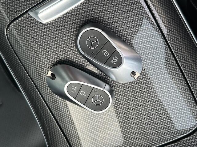 Mercedes-Benz C-KLASSE Estate 180 AMG Line / 360 camera / Laser koplampen / Panorama