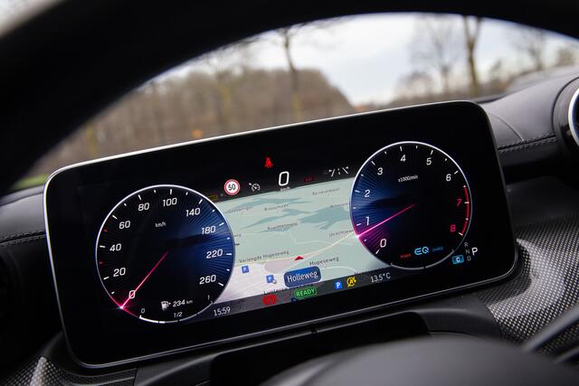 Mercedes-Benz C-KLASSE 180 AMG Line , Panoramadak, Carplay, 19 inch, Volleder