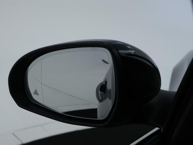 Mercedes-Benz C-KLASSE Estate 300 e AMG Plug-In Hybride AMG Line | Night Pakket | Trekhaak | Panorama Schuif-Kanteldak | Dodehoek Assist. Inclusief 24 maanden MB Certified garantie voor Europa.