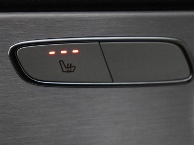 Mercedes-Benz C-KLASSE 300e Business Solution Luxury | Leder | Stoelverwarming | Camera | Digital Cockpit | Park Assist | Navigatie | Full LED | Cruise control | Bluetooth | Climate control | PHEV | Plug In