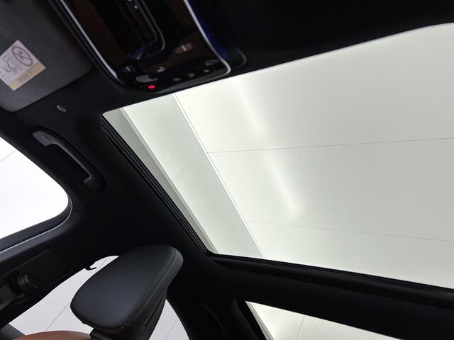 Mercedes-Benz C-KLASSE 300 e AMG Plug-In Hybride Panoramadak | AMG Styling | Night Pakket | E;ectrische voorstoelen met geheugen Inclusief 24 maanden Mercedes-Benz Certified garantie voor Europa.