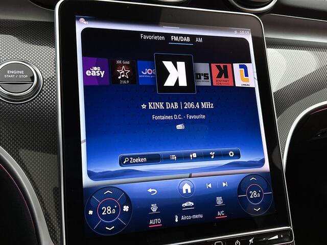 Mercedes-Benz C-KLASSE 300 e AMG Plug-In Hybride Panoramadak | AMG Styling | Night Pakket | E;ectrische voorstoelen met geheugen Inclusief 24 maanden Mercedes-Benz Certified garantie voor Europa.