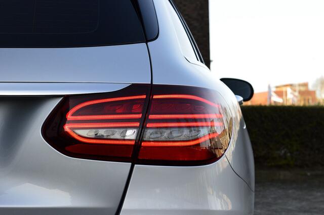 Mercedes-Benz C-KLASSE Estate 180 AMG-Line Rijklaarprijs-Garantie Panorama dak Leder Burmester Led 360 Camera Sfeer verlichting