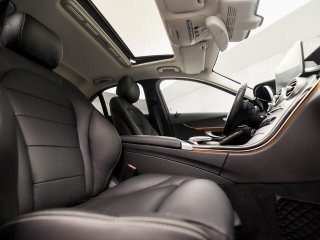 Mercedes-Benz C-KLASSE 350 e Sport 279Pk Automaat (SCHUIFDAK, NAVIGATIE, LUCHTVERING, CAMERA, GETINT GLAS, ELEK SPORTSTOELEN, STOELVERWARMING, SFEERVERLICHTING, NIEUWE APK, NIEUWSTAAT)