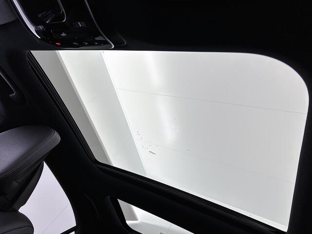 Mercedes-Benz C-KLASSE 200 Launch Edition AMG Line AMG Styling | Panoramadak | Multispaaks Wielen Inclusief 24 maanden Mercedes-Benz Certified garantie voor Europa.