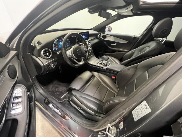 Mercedes-Benz C-KLASSE Estate 300 e Business Solution AMG Limited | Navigatie/Android/Apple Carplay | LM Velgen 18" | Panoramaschuifdak | Voorstoelen Verwarmd | Sfeer verlichting | Multibeam Led |