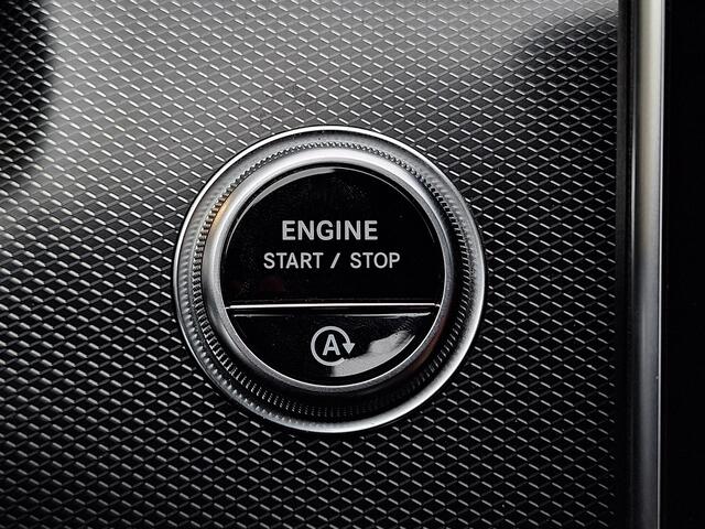 Mercedes-Benz C-KLASSE Estate 200 Launch Edition Luxury Line | Trekhaak | Rijassistentiepakket | Achteruitrijcamera | Sfeerverlichting | Stoelverwarming | Dodehoekassistentie | Elektrische achterklep