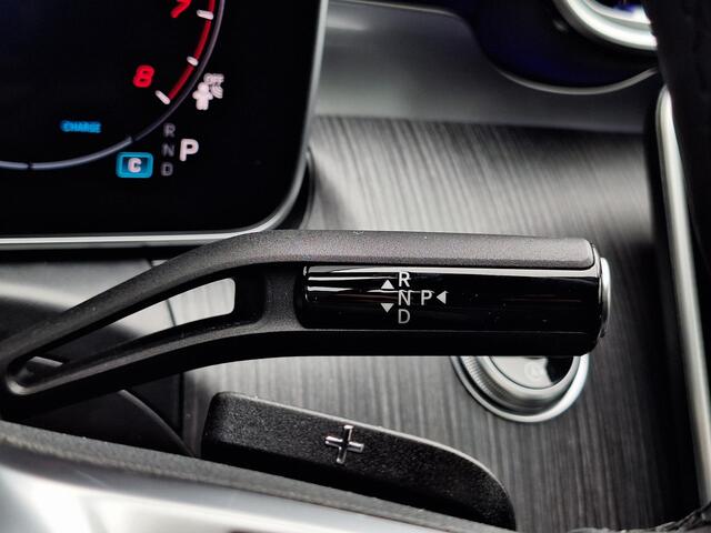 Mercedes-Benz C-KLASSE 180 Star Edition Luxury | Panoramadak | DISTRONIC Afstandsassistent | Elektrisch Verstelbare Stoelen + Memory | Dodehoekassistent | Apple CarPlay | Android Auto | Sfeerverlichting | Stoelverwarming | Elektrisch Inklapbare Buitenspiegels