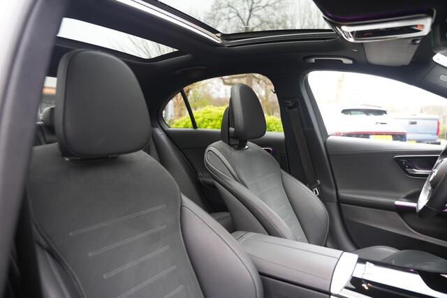 Mercedes-Benz C-KLASSE 300 e AMG Line Limited Panoramadak Ambient Adapt. Cruise Camera 19''LM AMG