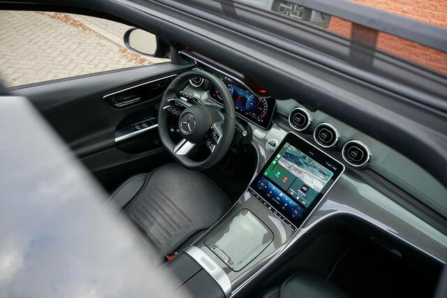 Mercedes-Benz C-KLASSE Estate 300 e AMG Line ORIG. NEDERLANDS + AMG / PANORMA / TREKHAAK / LEDER