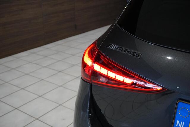 Mercedes-Benz C-KLASSE Estate 300 e AMG Line ORIG. NEDERLANDS + AMG / PANORMA / TREKHAAK / LEDER