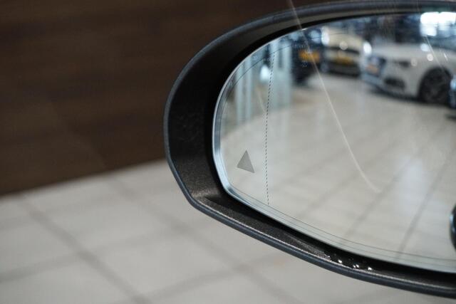 Mercedes-Benz C-KLASSE Estate 300 e AMG Line ORIG. NEDERLANDS + AMG / PANORMA / TREKHAAK / LEDER