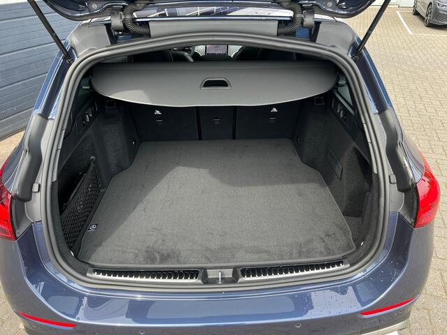 Mercedes-Benz C-KLASSE Estate 180 AMG Line | Premium | Winter pakket | Panoramadak | Burmester® 3D | 360° Camera | Sfeerverlichting | Memorystoelen Verwarmd | Apple & Android Carplay