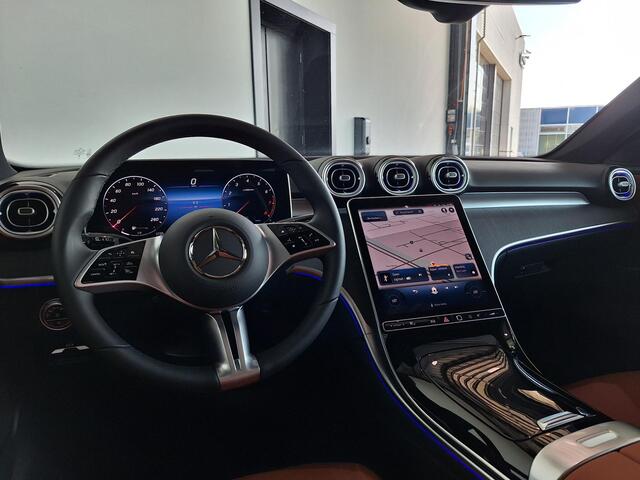 Mercedes-Benz C-KLASSE Estate 180 | Panoramadak | Bruin leder | Privacy Glas Achter | Sierdelen Lindehout Antraciet | Apple CarPlay | Android Auto | Elektrisch Verstelbare Voorstoelen + Memory