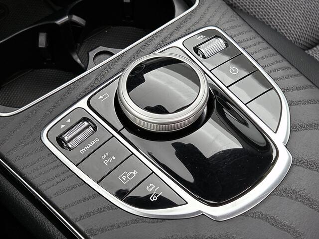 Mercedes-Benz C-KLASSE Estate 300 e Plug-In Hybride Panorama Schuif-Kanteldak | Achteruitrijcamera | Ledkoplampen | Easy Pack Achterklep | Stoelverwarming. Inclusief 24 maanden MB Certified garantie voor Europa.