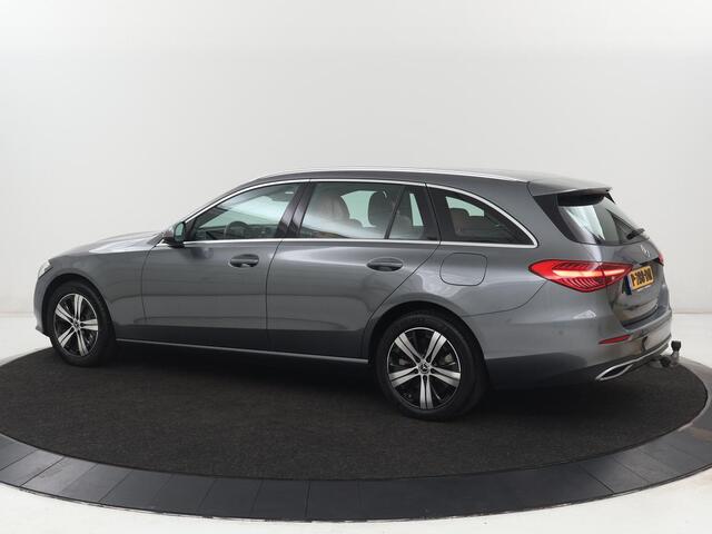 Mercedes-Benz C-KLASSE 300e Luxury Line | SOH 92% | Leder | Trekhaak | Stoelverwarming | Sfeerverlichting | Carplay | Full LED | Navigatie | Camera | Park Assist | Dodehoek detectie | PHEV | Plug In