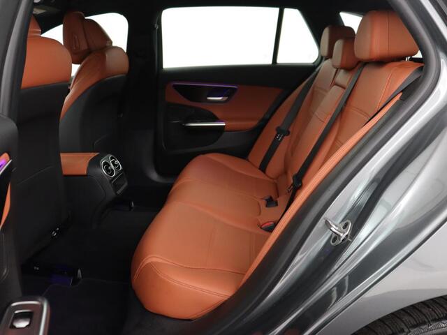 Mercedes-Benz C-KLASSE 300e Luxury Line | SOH 92% | Leder | Trekhaak | Stoelverwarming | Sfeerverlichting | Carplay | Full LED | Navigatie | Camera | Park Assist | Dodehoek detectie | PHEV | Plug In