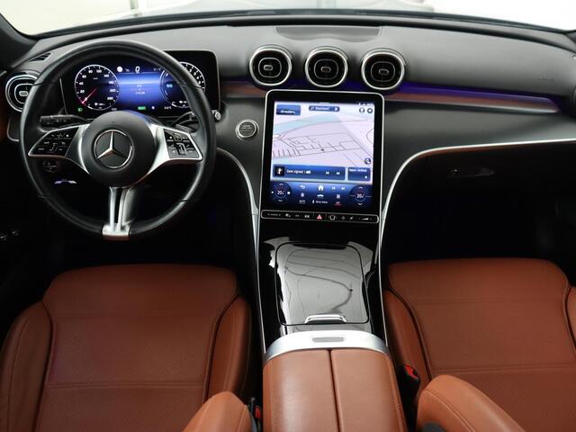 Mercedes-Benz C-KLASSE 300e Luxury Line | SOH 92% | Leder | Trekhaak | Stoelverwarming | Sfeerverlichting | Carplay | Full LED | Navigatie | Camera | Park Assist | Dodehoek detectie | PHEV | Plug In
