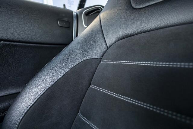 Mercedes-Benz C-KLASSE Cabrio 200 Premium Plus | Burmester |